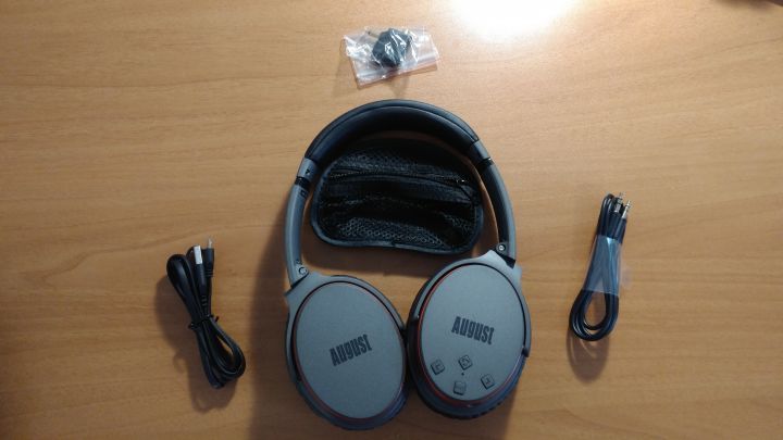 August EP 735 packaging casque audio