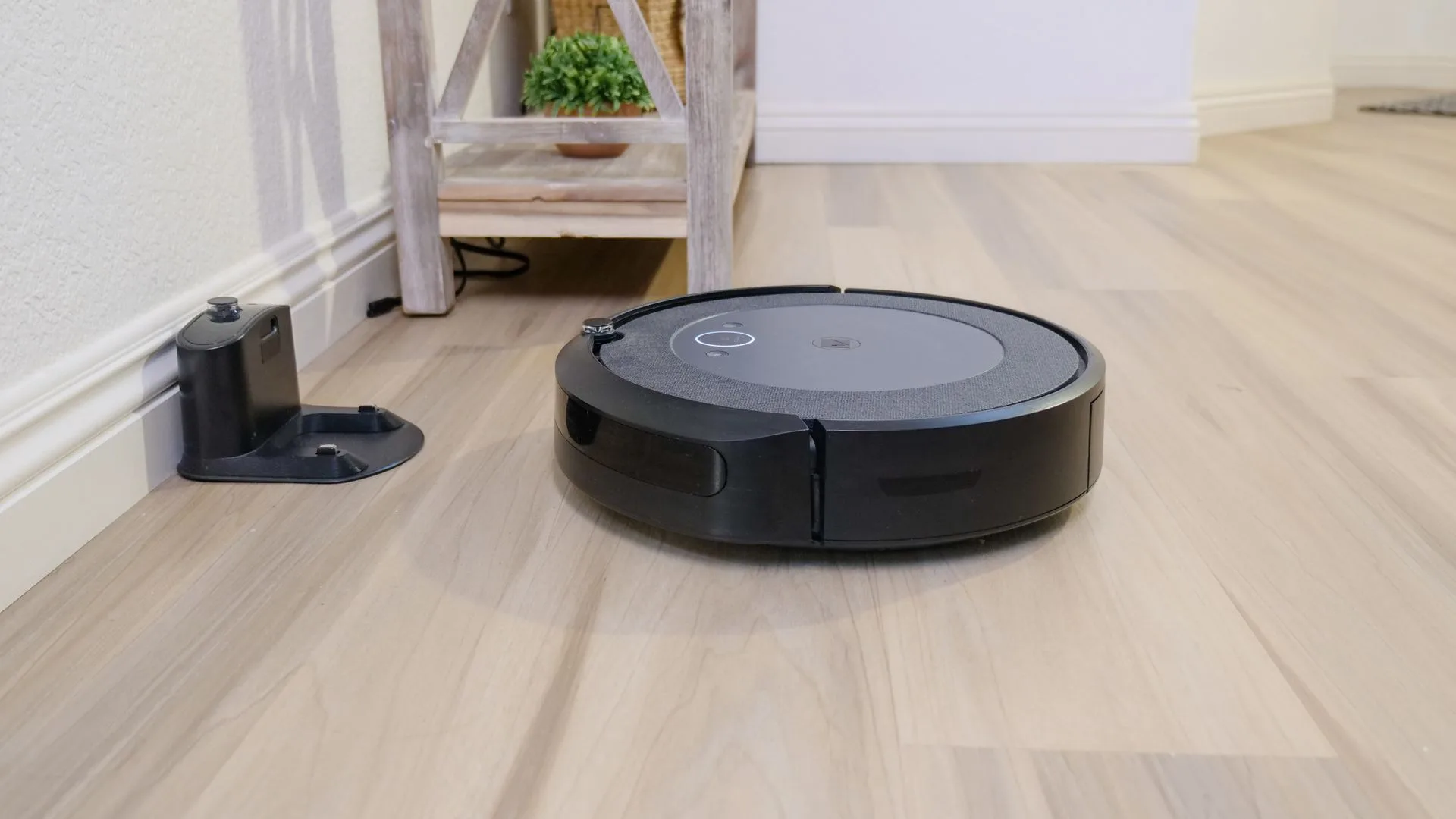 Aspirateur robot connecté pour appartement
