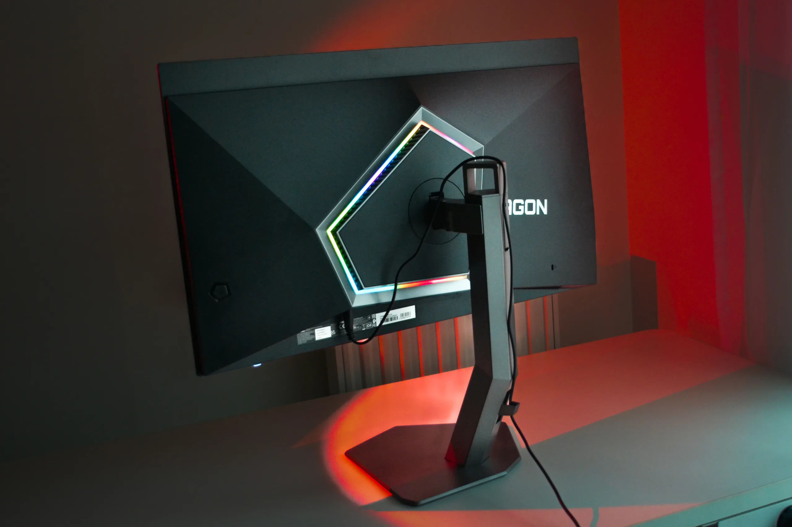 Design arrière écran AOC AG276QZD2 avec éclairage RGB Light FX