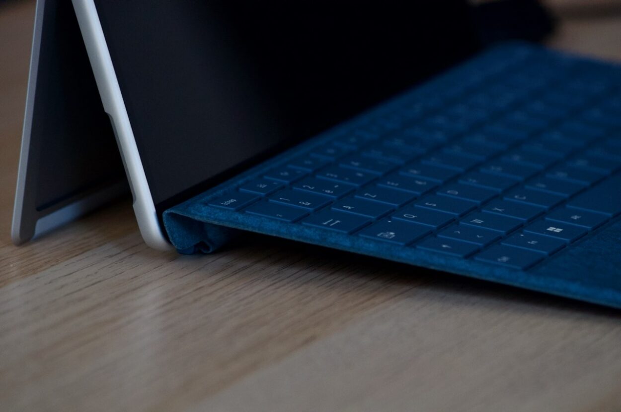 Test Surface Pro 9 i7 : une tablette Windows à 1859€, ça donne quoi ? -  Rotek