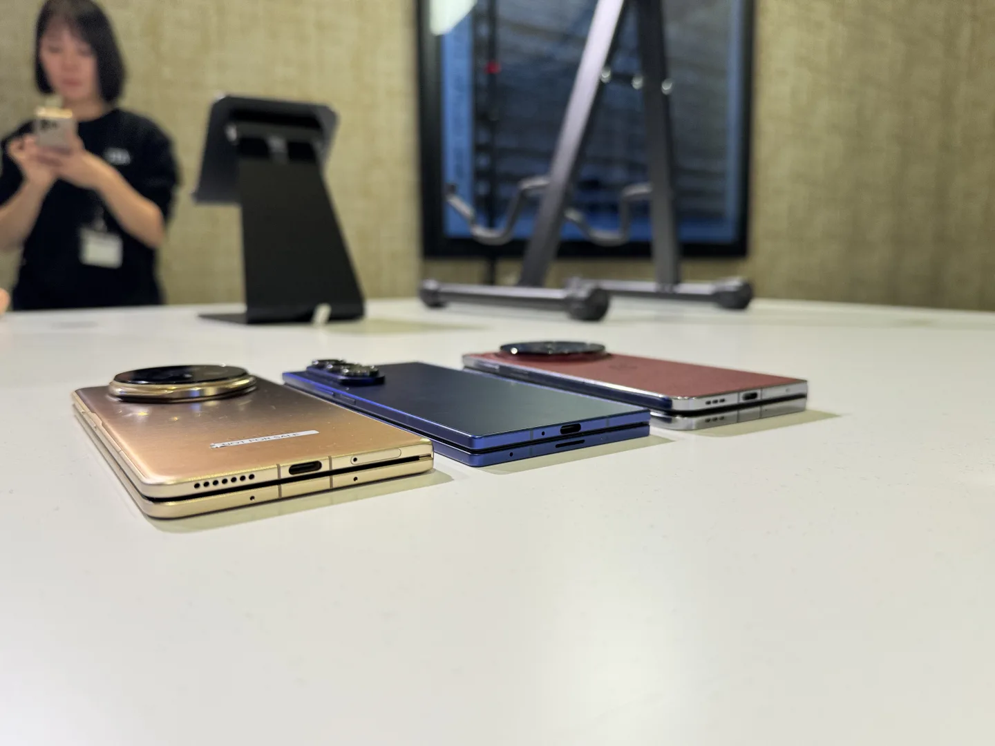 comparaison smartphone pliable (magic v5, samsung z fold 7, one plus open)