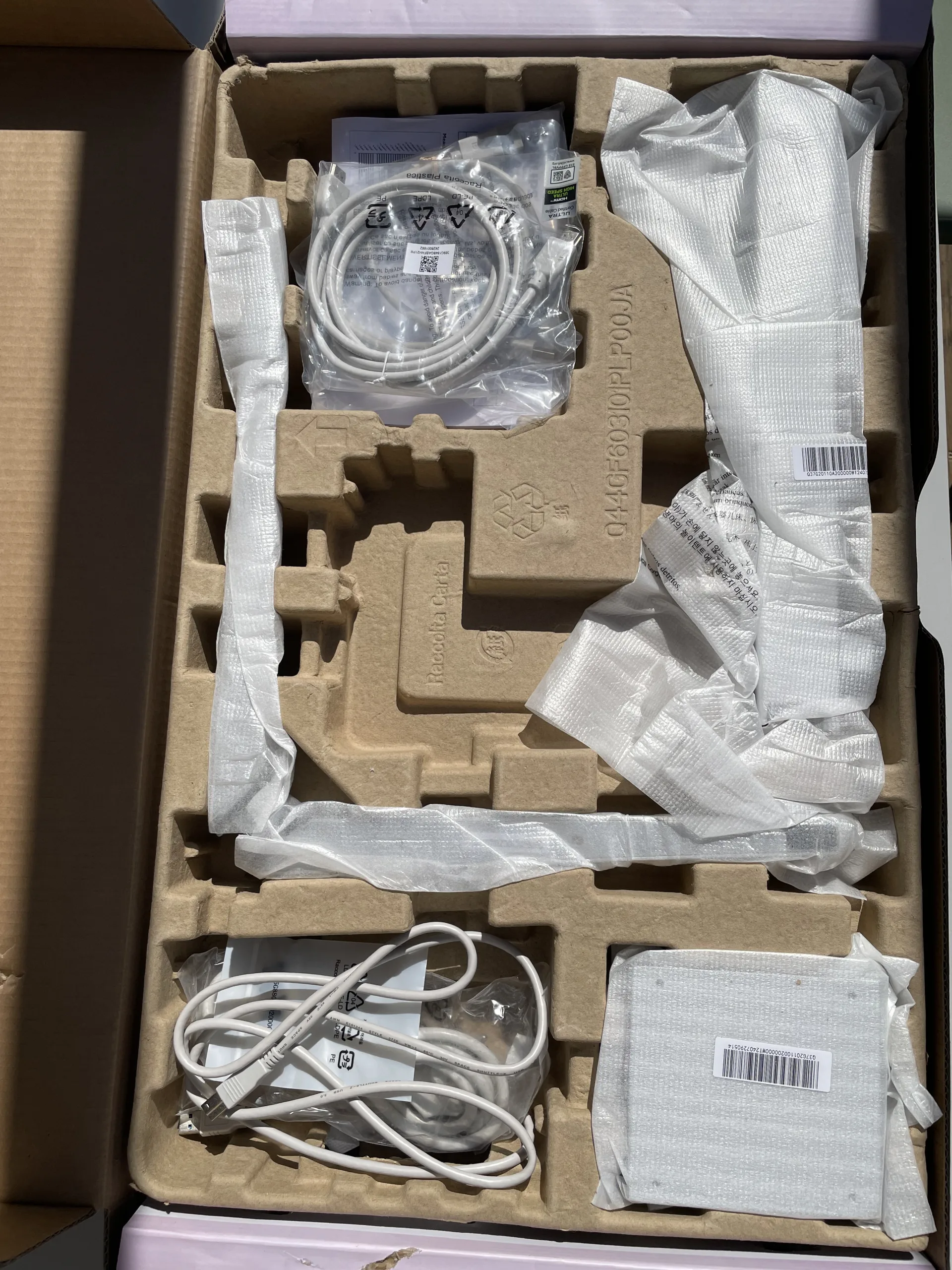 câbles hdmi iec usb Philips Evnia 8000 27M2N8500