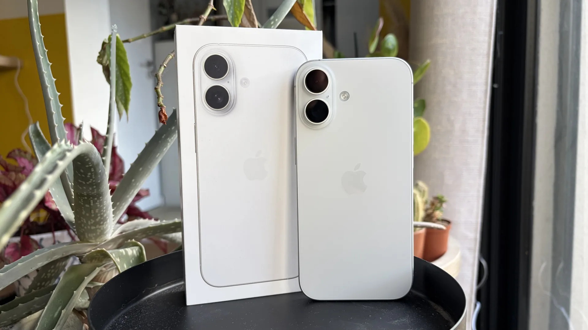 iPhone 17 blanc
