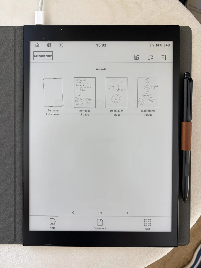 Écran d'accueil de la Paperslate Pro avec les notes organisées par dossier