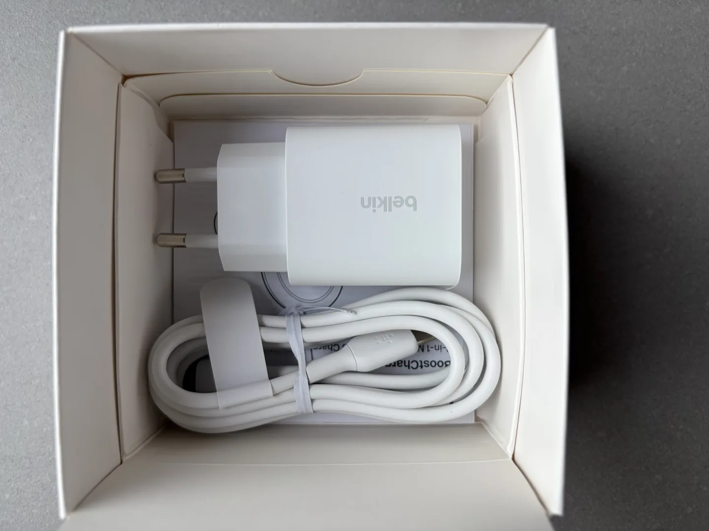 chargeur avec adaptateur secteur du Belkin BoostCharge