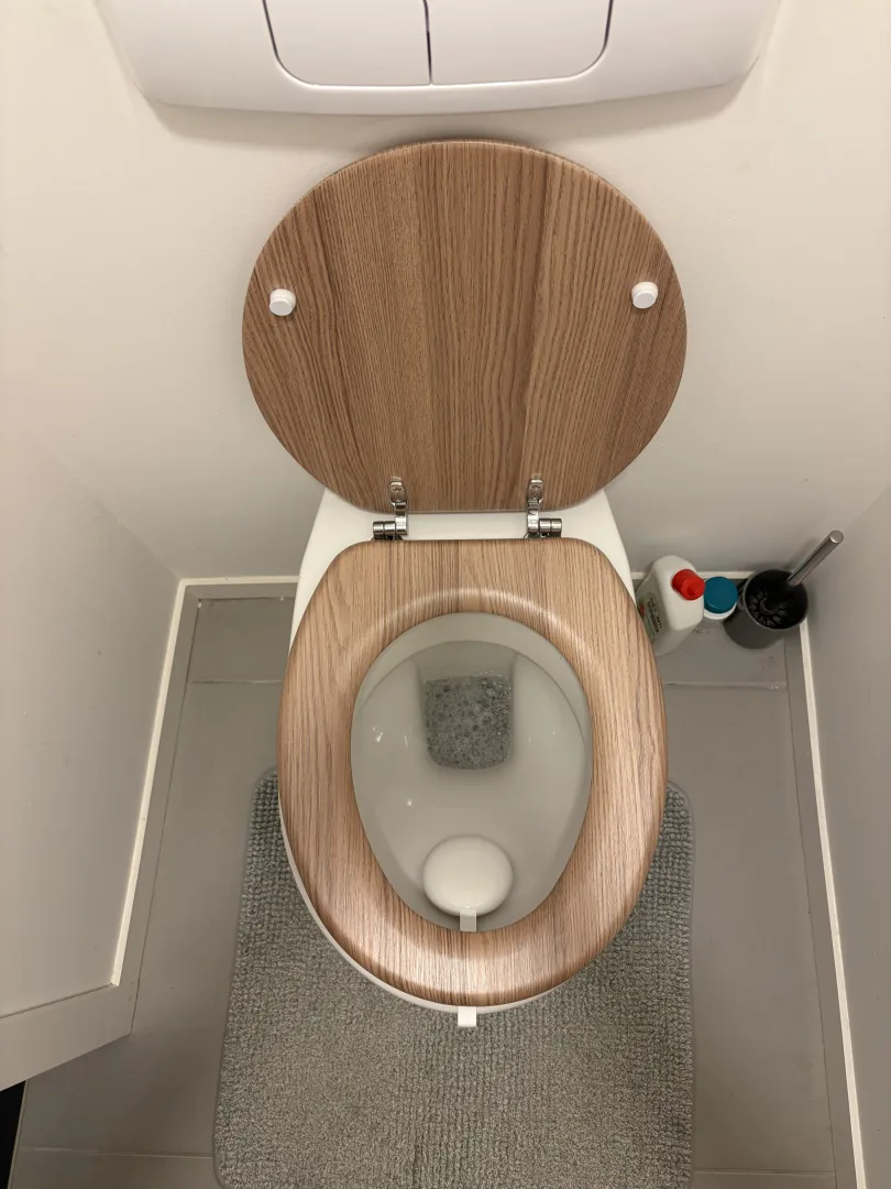 u-scan installé dans les toilettes