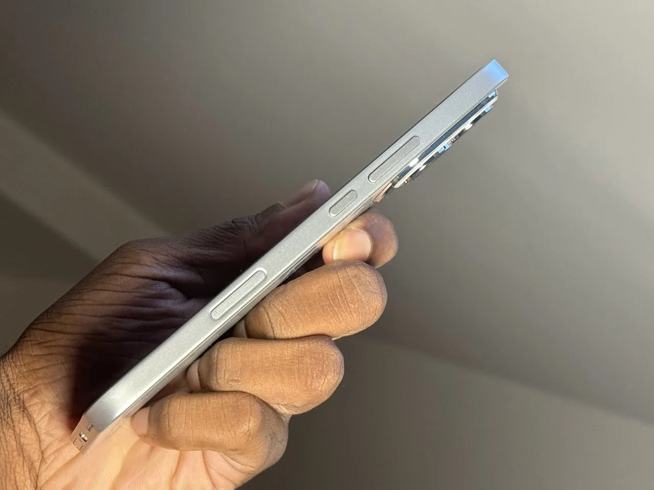 côté droit du honor 400 lite