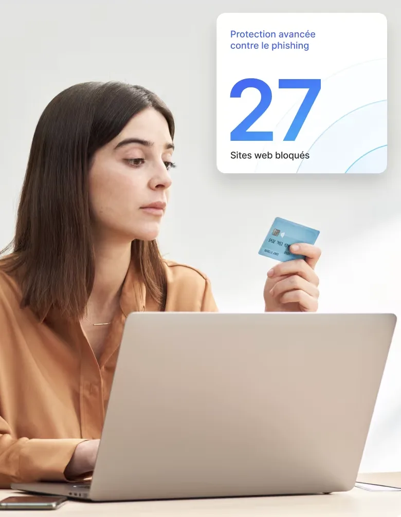 femme avec carte bancaire bloquée