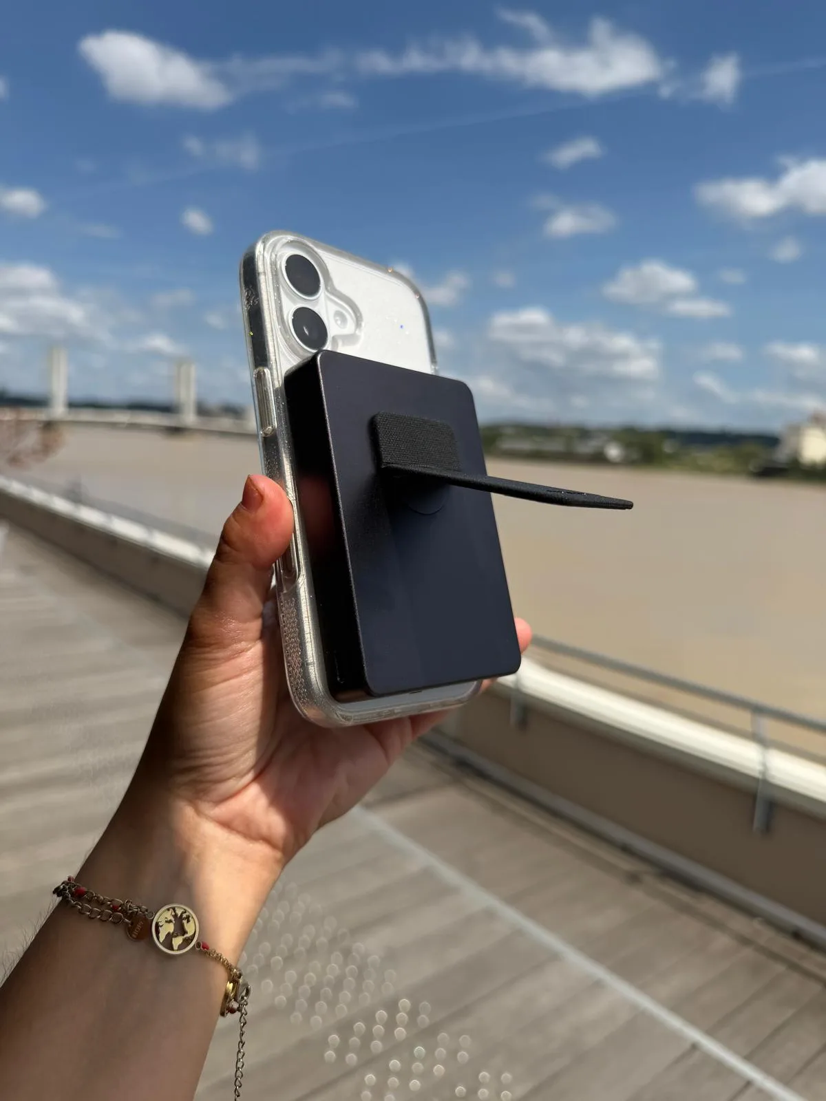 minia Mophie Powerstation Wireless Stand 6