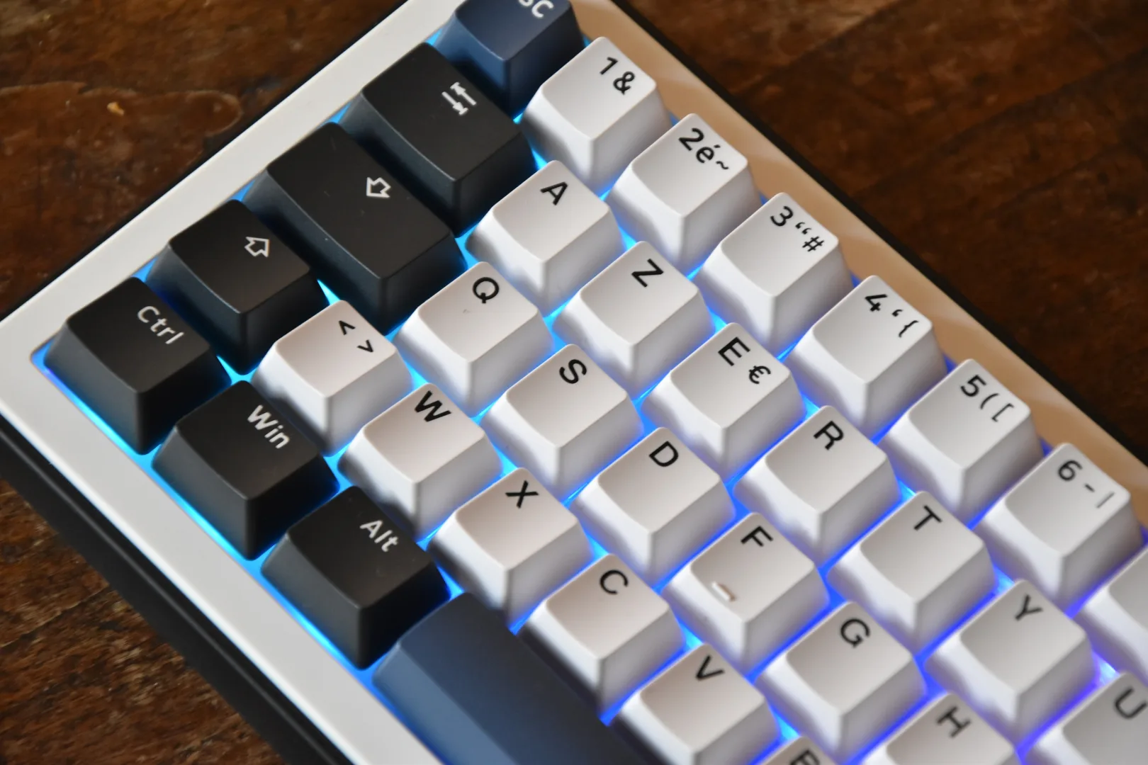 The G-Lab Keyz Elite 200